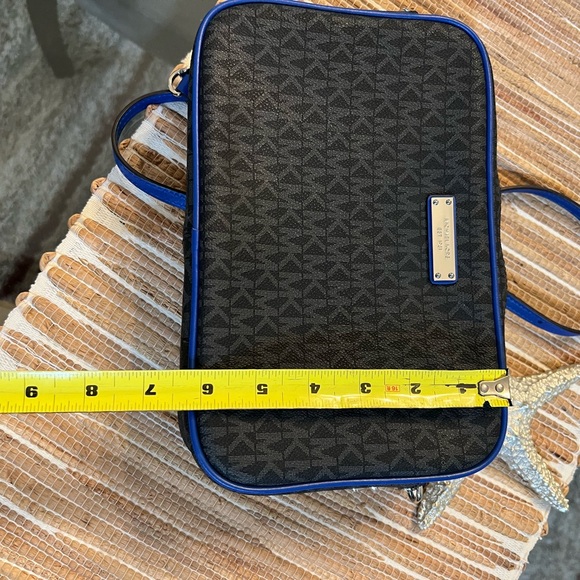 NWOT Michael Kors, Black Logo, Jet Set Camera Shoulder Bag - Picture 16 of 16